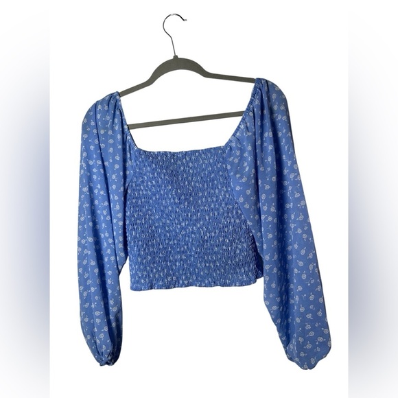 Love Tree Blue Floral Smocked Crop Top - Size L - Picture 5 of 8